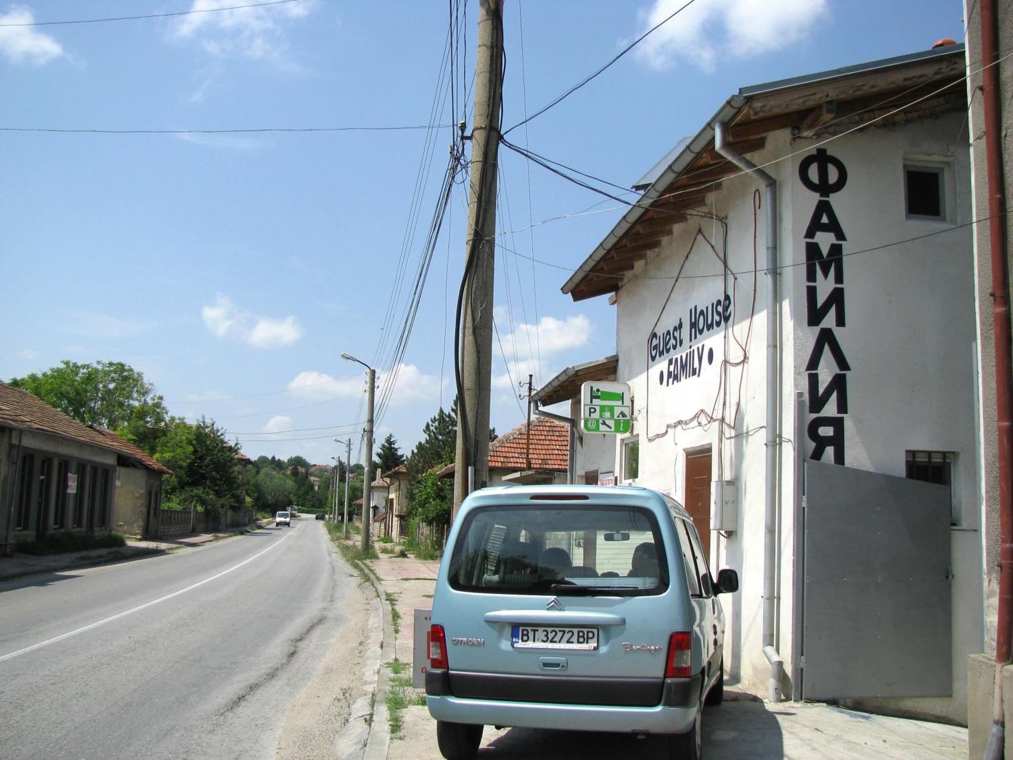 Samovodene Guest House Familia מראה חיצוני תמונה