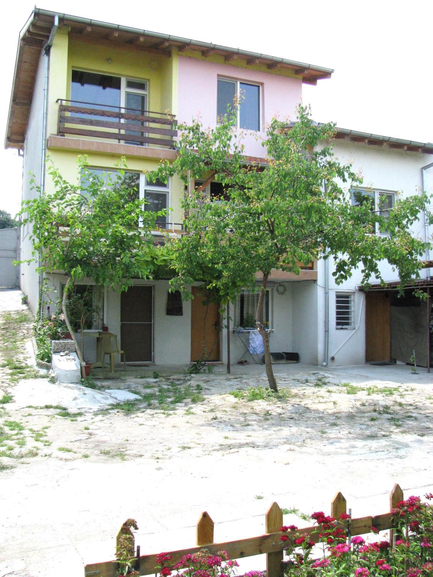 Samovodene Guest House Familia מראה חיצוני תמונה