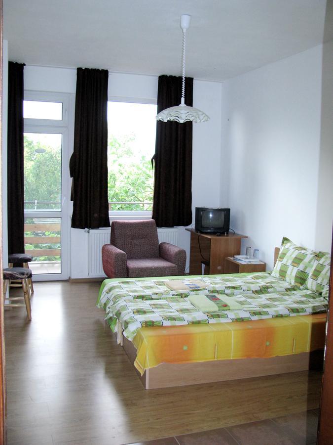 Samovodene Guest House Familia מראה חיצוני תמונה