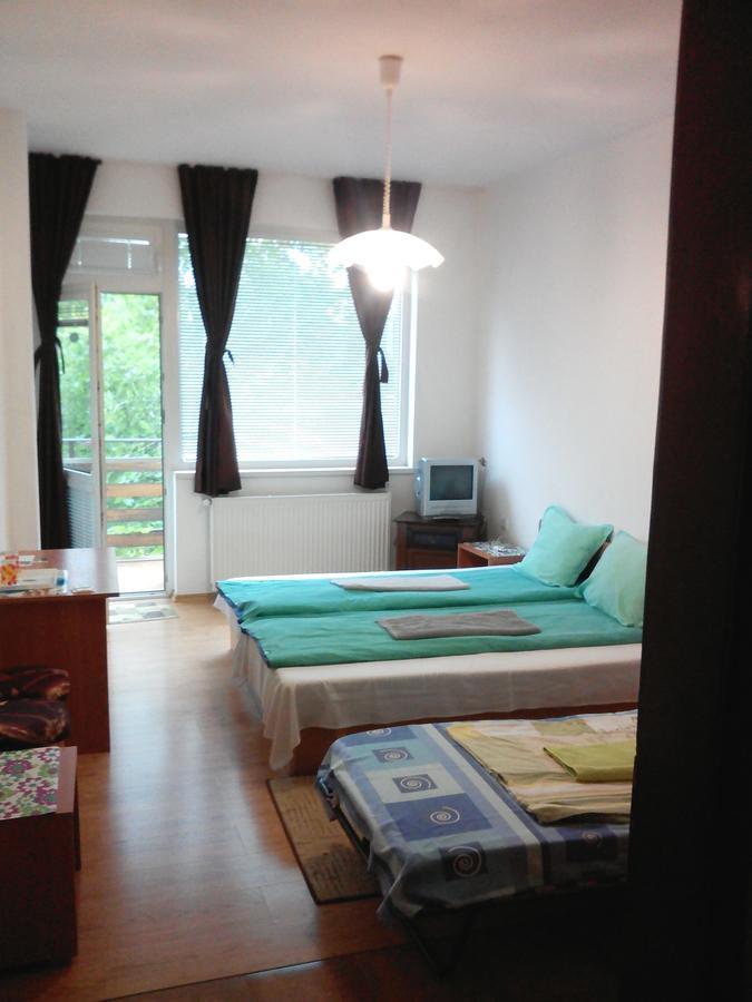 Samovodene Guest House Familia מראה חיצוני תמונה